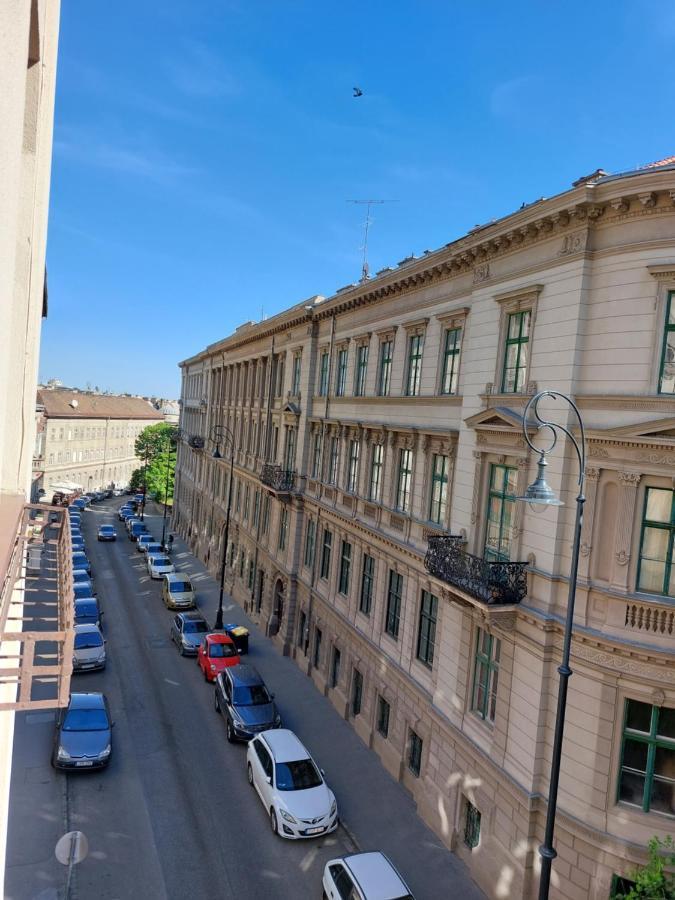 Sunny Studio At The Castle Budapest Extérieur photo
